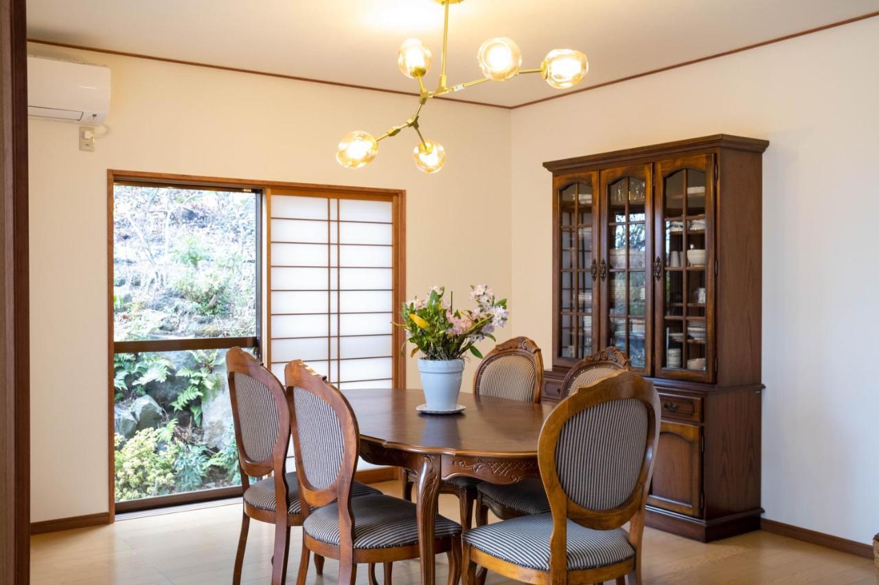 伊豆高原 温泉付別荘 Isana Mountain Villa Futo Exteriér fotografie