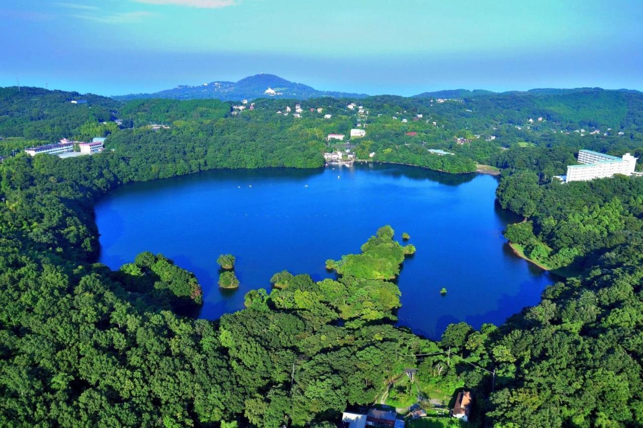 伊豆高原 温泉付別荘 Isana Mountain Villa Futo Exteriér fotografie
